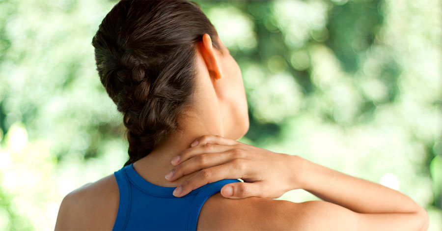 Síntomas del pinzamiento cervical y cómo tratarlo